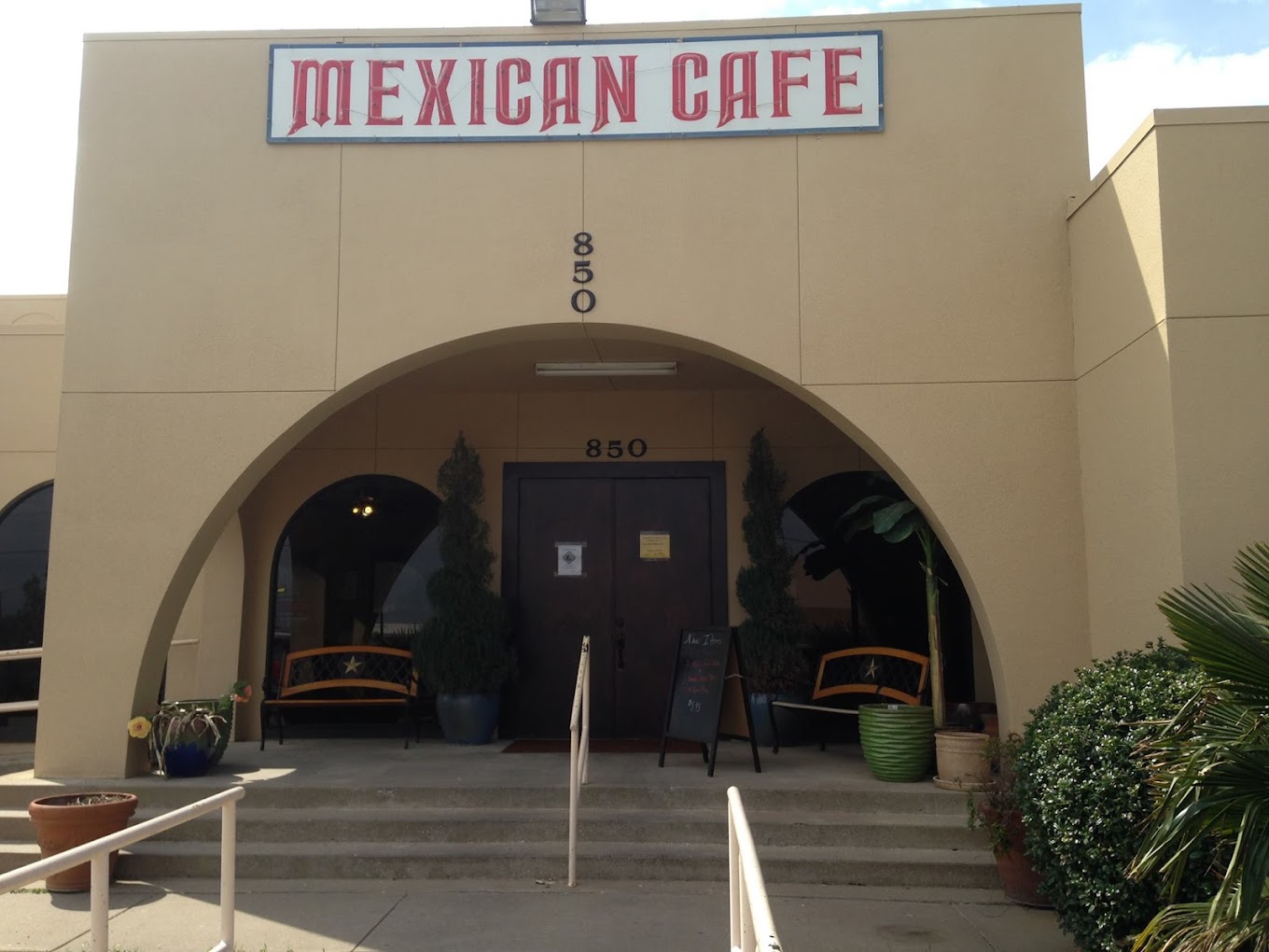 Cardona Cafe